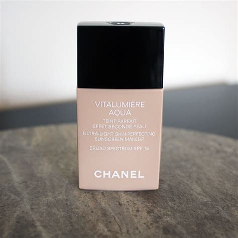 chanel vitalumiere aqua ultra light